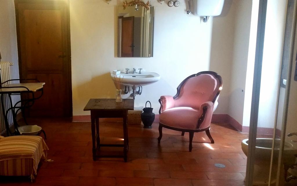 Locanda Al Castello Di Sorci Анґ'ярі Екстер'єр фото